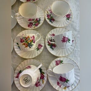 Royal Stuart Tea cups & saucers 12 piece set floral pattern gold plates cups